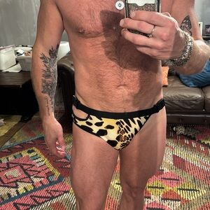 No apparel men’s animal print cheetah leopard asymmetrical buckle speedo